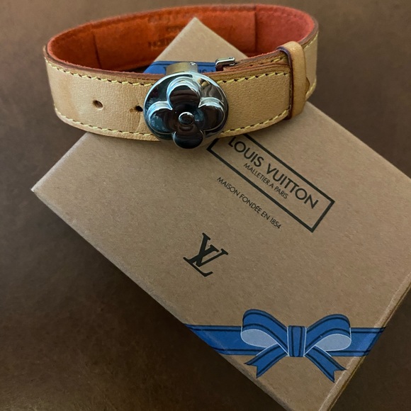 Silver vachetta Louis Vuitton bracelet - Picture 1 of 7